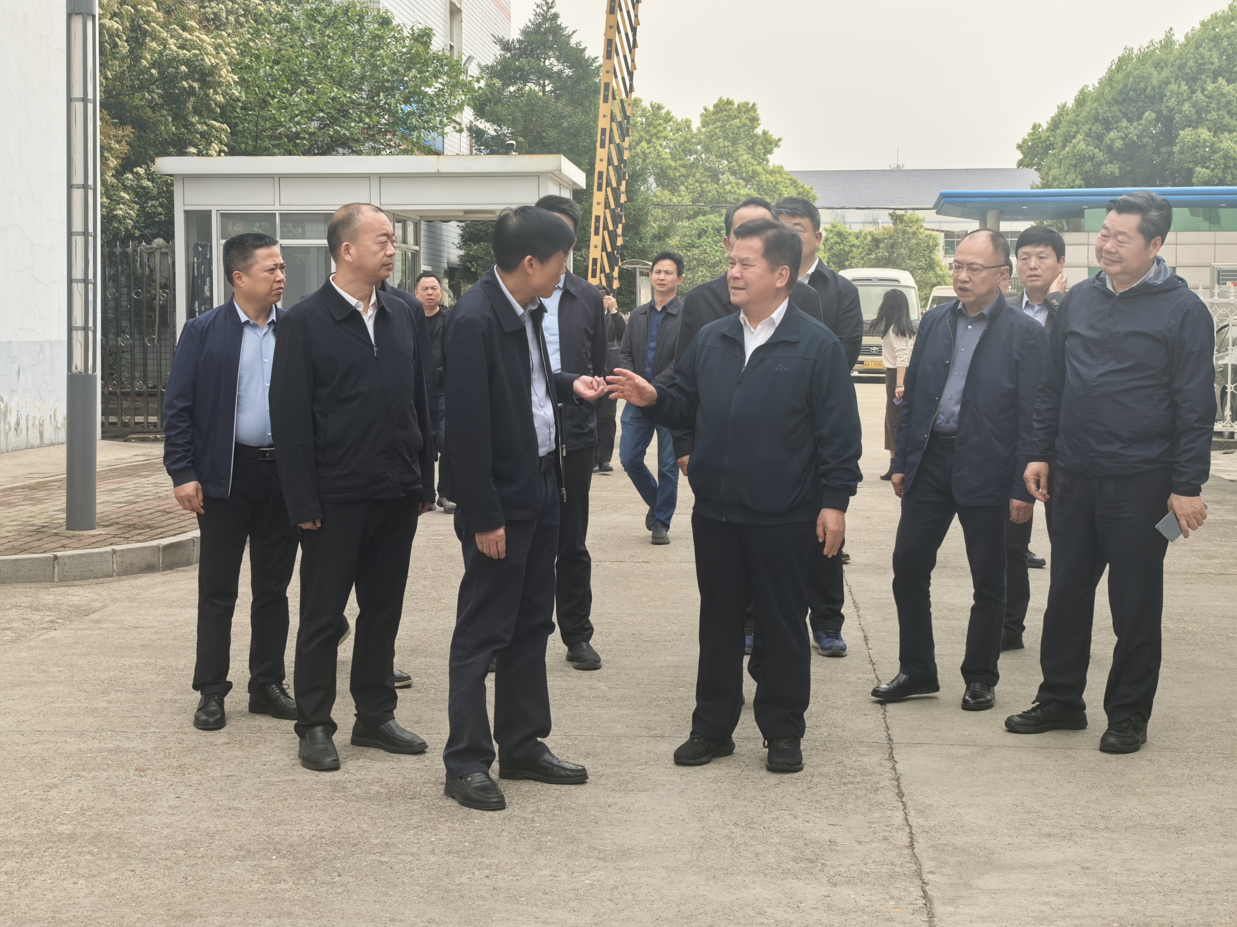 全國(guó)人大常委會(huì)赴益陽茶廠考察調(diào)研黑茶產(chǎn)業(yè)賦能城鄉(xiāng)融合發(fā)展工作