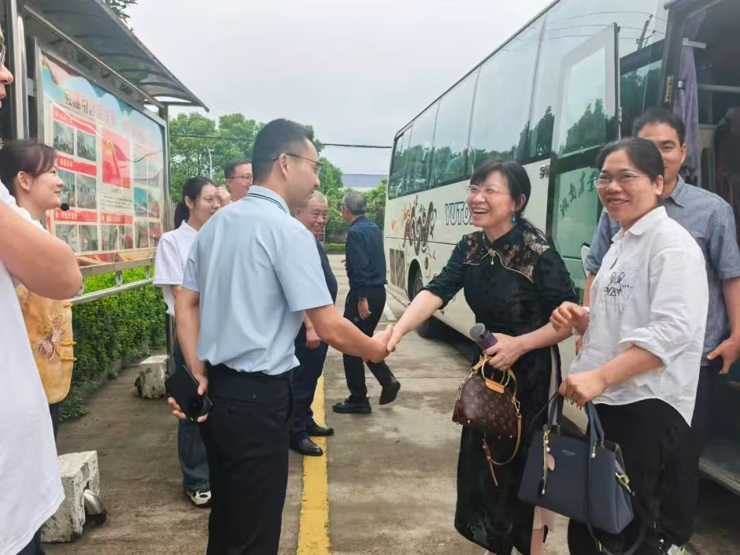湘益茶香續(xù)薪火，校企共繪茯茶新篇——湖南農(nóng)大師生走進(jìn)益陽茶廠開展實(shí)踐研學(xué)